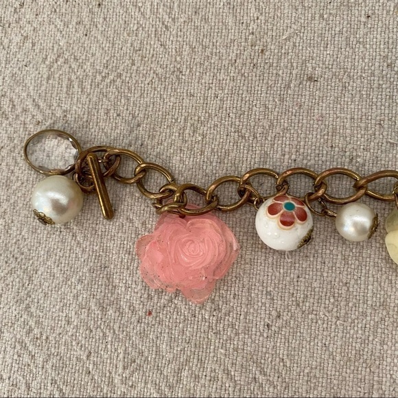 Vintage Romantic Feminine Charm Bracelet Gold Tone - Picture 5 of 10